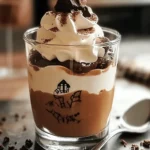 Halloween Nachtisch Kürbis Pudding mit Schokolade